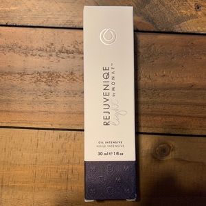 Monat Rejuvenique Light